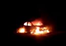 नेशनल हाइवे पर आग का गोला बनी चलती कार, ड्राइवर ने ऐसे बचाई जान