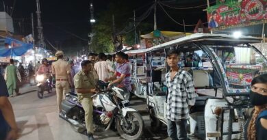 एसीपी विभूति खंड अनिद्य विक्रम सिंह के नेतृत्व में चिनहट तिराहे पर चलाया गया नाबालिग बच्चों द्वारा चलाए जा रहे ई-रिक्शा की धर पकड़ का अभियान।