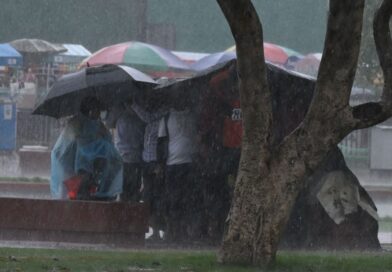 UP Weather: होली पर तेज अंधड़ और वज्रपात के आसार, होगी बारिश; मौसम विभाग का अलर्ट