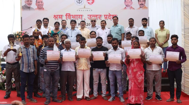 अंतरराष्ट्रीय श्रमिक दिवस – ०१ मई, श्रम विभाग और शालीमार कॉर्प लिमिटेड ने किया श्रमिकों का सम्मान