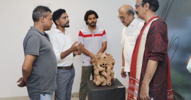आज कला स्रोत आर्ट गैलरी में शिल्प सृष्टि सामूहिक कला प्रदर्शनी का आयोजन