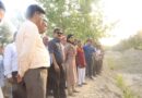 जिलाधिकारी ने तहसील मीरगंज में स्थित नाहल नदी के पुनरोद्धार की दृष्टि से किया निरीक्षण