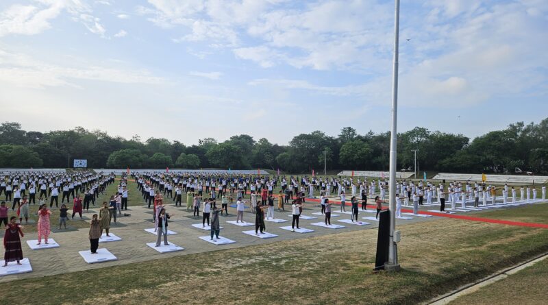 लखनऊ स्टेशन में 11वां अंतर्राष्ट्रीय योग दिवस उत्साहपूर्वक सम्पन्न ।