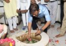 जिलाधिकारी ने धोपेश्वर नाथ मंदिर में पूजा अर्चना जलाभिषेक कर प्रसाद किया ग्रहण