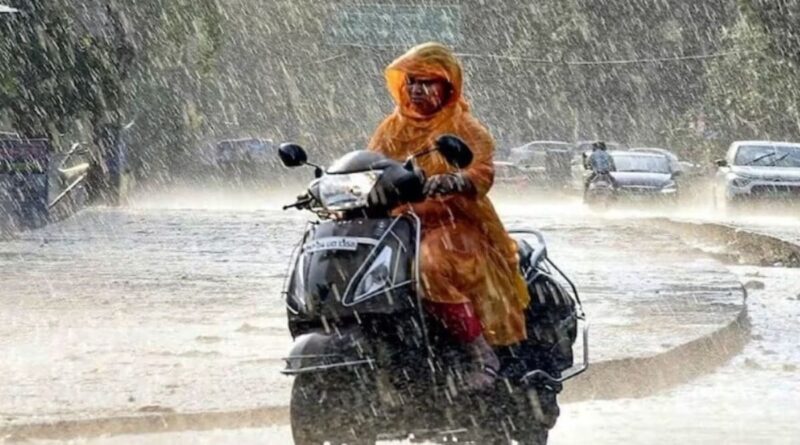 UP Weather: यूपी में आज गरज के साथ भारी बारिश का अलर्ट, उमस करेगी बेहाल