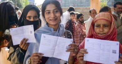 बिहार चुनाव से पहले वोटरों को बड़ी राहत, मतदाता सूची पुनरीक्षण में बिना दस्तावेज के जमा करा सकेंगे गणना फॉर्म