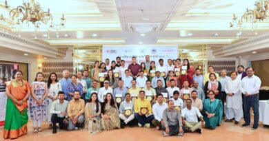 टीचर लीडरशिप का जश्न: लखनऊ में 26 पूर्व छात्र मेंटर्स को अपने साथी टीचर्स को बुनियादी साक्षरता में सहयोग के लिए किया गया सम्मानित