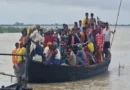 गंगा में 31 लोगों से भरी नाव पलटी, चार युवक डूबे, एक का शव बरामद, कई लापता