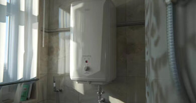 बाथरूम में नहाने गई थी महिला, गीजर से निकली गैस से घुटने लगा दम, फिर…