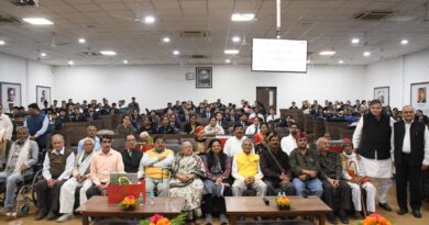 देहदान का संकल्प लेने वाले आधुनिक महर्षि दधीचियों का एसआरएमएस में सम्मान