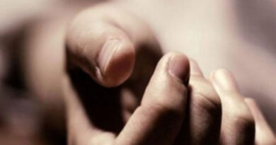 फर्रुखाबाद: डीसीएम की टक्कर से दो सगी बहनें और चचेरे भाई की मौत, ग्रामीण ने किया प्रदर्शन