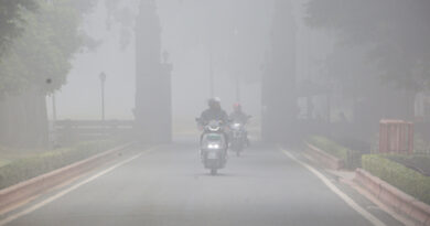 दिल्ली-NCR में कोहरे से अस्थायी राहत, लेकिन जहरीली हवा बरकरार, एक्यूआई 400 के पार