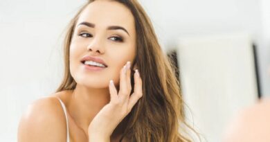 बढ़ती उम्र के साथ नहीं गुम होगी आपकी खूबसूरती, ऐसे रखें ख्‍याल