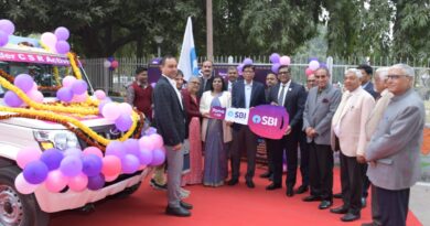 एसबीआई की सीएसआर पहल: एम.एल.एन. मेडिकल कॉलेज, प्रयागराज को मिला वाहन, मरीजों को मिलेगी बेहतर सुविधा