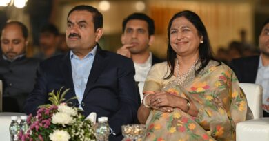 दिवा और जीत अदाणी ने दिव्यांग महिलाओं के साथ मनाई अपनी शादी की पहली सालगिरह