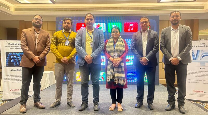 शिक्षा में तकनीक का नया दौर, टीएस मिश्रा यूनिवर्सिटी के विशेषज्ञों ने समझा Apple Ecosystem का महत्व