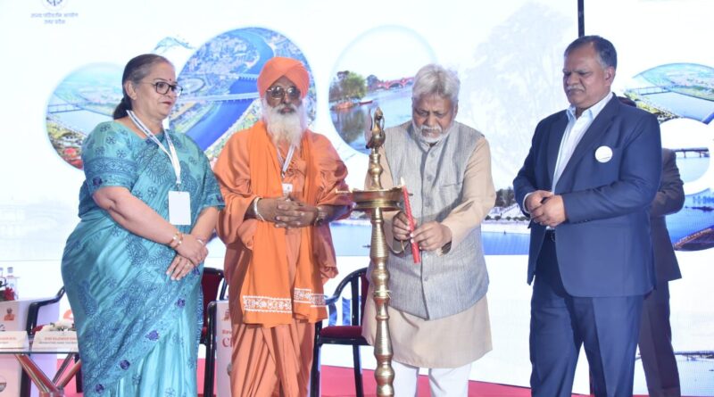 गोमती नदी के पुनरुद्धार के उद्देश्य से लखनऊ में आयोजित हुई राज्यस्तरीय कार्यशाला