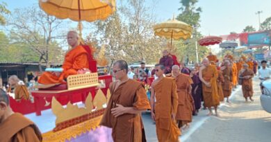 बौद्ध भूमि कुशीनगर बना ‘मिनी थाईलैंड’, शोभायात्रा में सम्मिलित हुए थाईलैंड के राजदूत एवं अन्य गणमान्य अतिथि