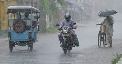 UP Weather Today: उत्तर प्रदेश में बदला मौसम का मिजाज, बारिश-ओलावृष्टि और बिजली गिरने का अलर्ट, 4 फरवरी तक बरसात के आसार