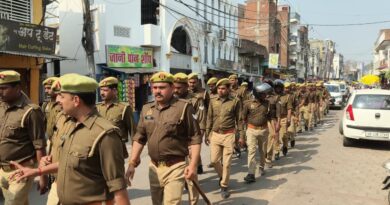 Gonda News: होली और रमजान को लेकर सख्त एक्शन मोड में पुलिस, एसपी विनीत जायसवाल ने किया फ्लैग मार्च