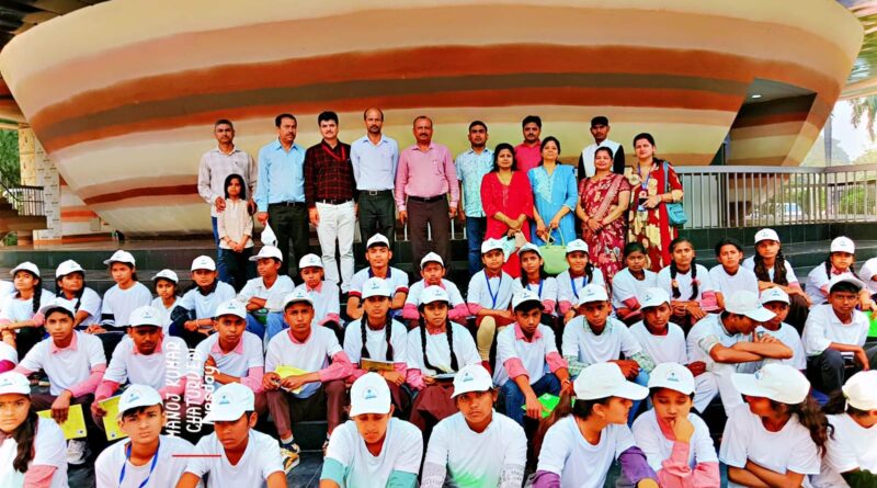 राष्ट्रीय आविष्कार अभियान के तहत छात्रों का शैक्षिक भ्रमण, इंदिरा गांधी नक्षत्रशाला में देखा अंतरिक्ष का अद्भुत संसार