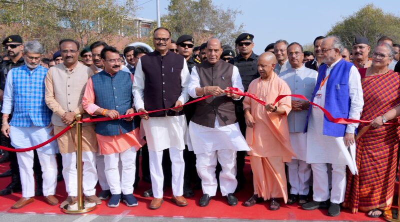 लखनऊ को जाम से बड़ी राहत: राजनाथ सिंह और योगी आदित्यनाथ ने किया ग्रीन कॉरिडोर का लोकार्पण, शहर की कनेक्टिविटी होगी और बेहतर