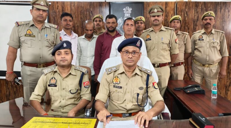 रेलवे में ट्रैक्टर लगाने का झांसा देकर किसानों से ठगी, अंतरजनपदीय गैंग के 4 सदस्य गिरफ्तार; 5 ट्रैक्टर बरामद