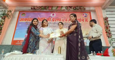 गोण्डा: वेंकटाचार्य क्लब में एनआरएलएम विभाग का सरस मेला, महिलाओं के उत्पादों पर हुई खरीदारी