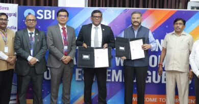 भारतीय स्टेट बैंक (SBI) ने TET-2026 के आवेदनों के लिए उन्नत डिजिटल भुगतान समाधान उपलब्ध कराने के लिए उत्तर प्रदेश शिक्षा सेवा चयन आयोग के साथ समझौता ज्ञापन (MOU) पर हस्ताक्षर किए