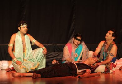 एसआरएमएस रिद्धिमा में शंकर शेष लिखित नाटक ‘कोमल गांधार’ का मंचन