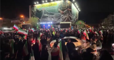 ईरान : सड़कों पर उतरे लोग मनाने लगे जीत का जश्न, सीजफायर के ऐलान से प्रोटेस्टर नाखुश