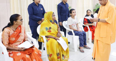 सीएम योगी ने ‘जनता दर्शन’ में सुनी लोगों की समस्याएं, कहा- जनसेवा सरकार का कर्तव्य