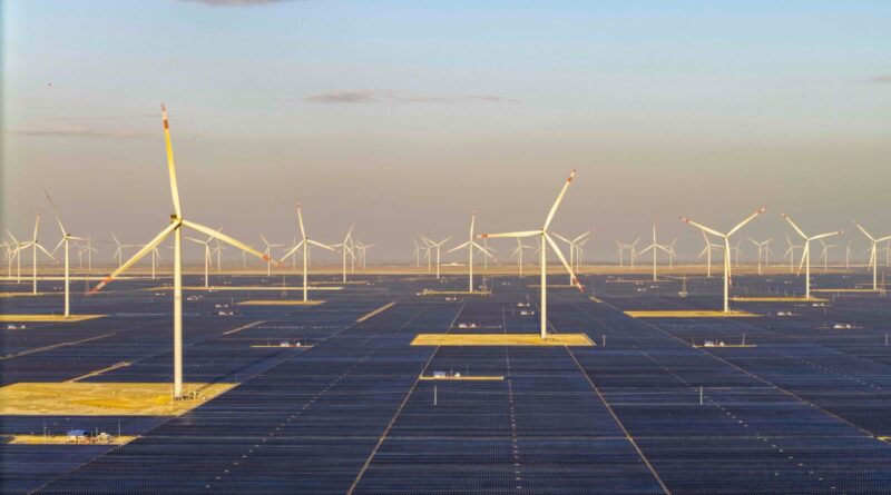 अदाणी ग्रीन एनर्जी का नया रिकॉर्ड, साल भर में पूरा किया 5 गीगावॉट का लक्ष्य