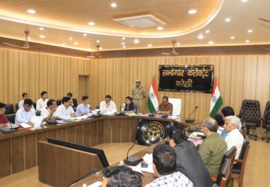 जिलाधिकारी ने आईजीआरएस एवं नॉन आईजीआरएस पर प्राप्त सन्दर्भों की प्रगति की करी समीक्षा