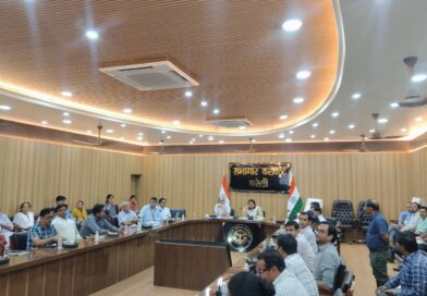 अपर जिलाधिकारी प्रशासन ने विशेष संचारी रोग नियंत्रण अभियान तथा दस्तक अभियान की करी समीक्षा