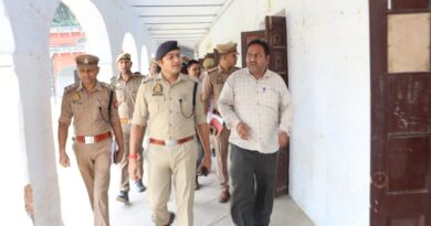 उत्तर-प्रदेश होमगार्ड भर्ती परीक्षा के दृष्टिगत पुलिस अधीक्षक गोण्डा द्वारा जनपद के विभिन्न परीक्षा केन्द्रों का किया गया निरीक्षण, सम्बन्धित को दिये आवश्यक दिशा निर्देश