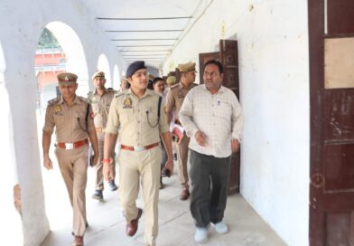 उत्तर-प्रदेश होमगार्ड भर्ती परीक्षा के दृष्टिगत पुलिस अधीक्षक गोण्डा द्वारा जनपद के विभिन्न परीक्षा केन्द्रों का किया गया निरीक्षण, सम्बन्धित को दिये आवश्यक दिशा निर्देश