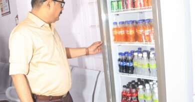 जिलाधिकारी ने भीषण गर्मी के दृष्टिगत जनता दर्शन में आने वाली जनता के लिए शीतल पेय पदार्थ, ठंडा पानी एवं ओआरएस की व्यवस्था सुनिश्चित करायी