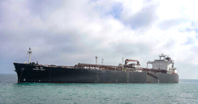 24 घंटे में होर्मुज से गुजरे 20 से ज्यादा जहाज लेकिन ईरान का रास्ता बंद! ट्रंप बोले- खत्म हो रही जंग