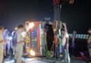 हापुड़ में गंगा एक्सप्रेसवे पर दर्दनाक हादसा: डिवाइडर से टकराया कैंटर