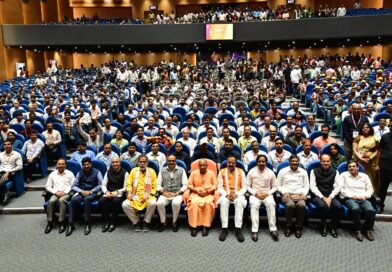 अटल आवासीय विद्यालय के मेधावी छात्रों को टैबलेट वितरित से होगा उनकी शिक्षा में सुधार – देश का भविष्य हैं छात्र