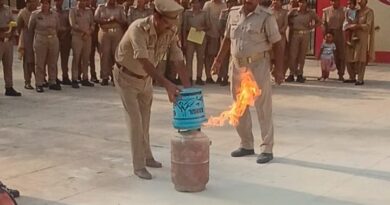 गोण्डा पुलिस लाइन में अग्नि सुरक्षा प्रशिक्षण: 65 पुलिसकर्मियों को आपदा से निपटने की दी गई व्यावहारिक ट्रेनिंग, आपात स्थिति में त्वरित कार्रवाई पर जोर
