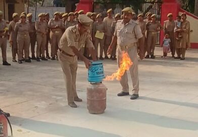 गोण्डा पुलिस लाइन में अग्नि सुरक्षा प्रशिक्षण: 65 पुलिसकर्मियों को आपदा से निपटने की दी गई व्यावहारिक ट्रेनिंग, आपात स्थिति में त्वरित कार्रवाई पर जोर