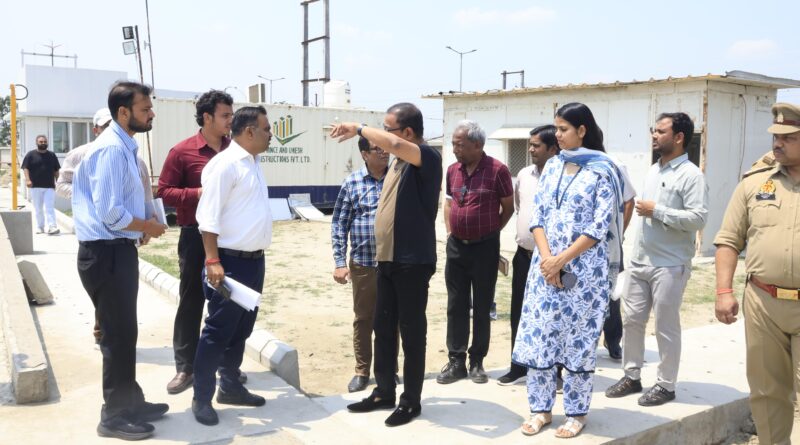 जिलाधिकारी ने बहेड़ी में निर्माणाधीन मेगा फूड पार्क का किया निरीक्षण, निर्माण कार्यों का लिया जायजा