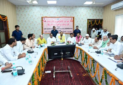 जनपदीय अधिकारियों के साथ विकास कार्यों कि समीक्षा की,उप मुख्यमंत्री, श्री केशव प्रसाद मौर्य
