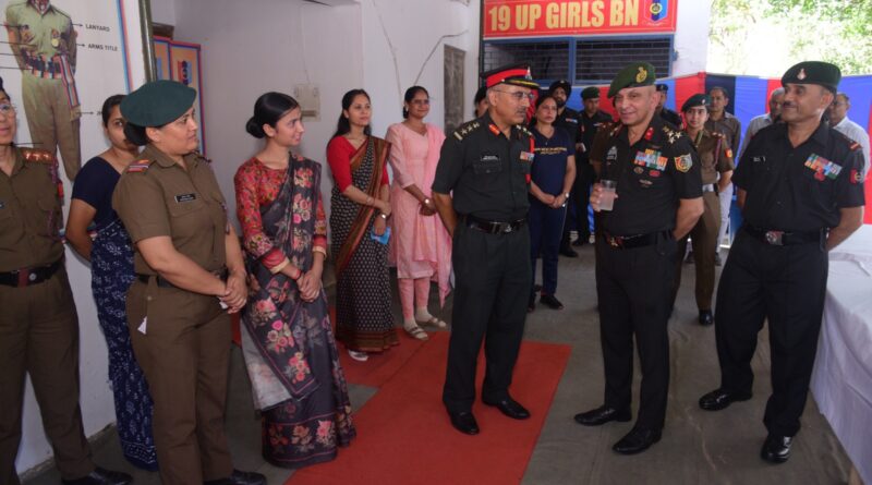 19 यू पी गर्ल्स बटालियन एनसीसी का ब्रिगेडियर पुनीत श्रीवास्तव, विशिष्ट सेवा मेडल द्वारा आज वार्षिक प्रशासनिक निरीक्षण