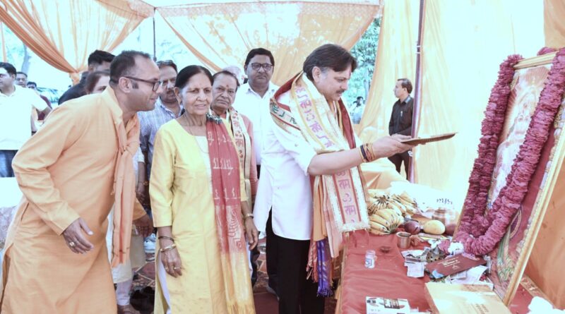 आशियाना रेजिडेंट्स एसोसिएशन के तत्वावधान में अध्यक्ष आर के पांडेय एवं ARA K-1 वासियों द्वारा विशाल भंडारा