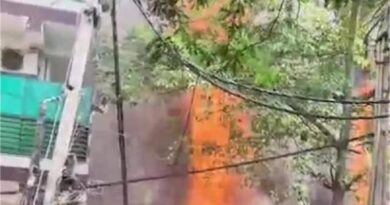 दिल्ली के पॉश इलाके में दर्दनाक हादसा: मालवीय नगर के रेस्टोरेंट में भीषण आग, 21 लोगों की मौत; जान बचाने के लिए ऊपरी मंजिल से कूदी महिला