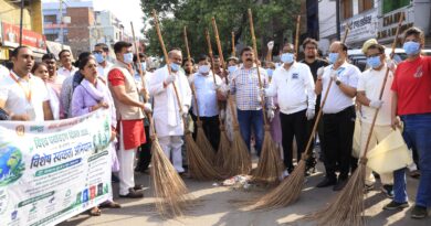 नौमहला मलिन बस्ती में चला विशेष स्वच्छता अभियान एवं जनसमस्या समाधान शिविर। जिलाधिकारी ने दिया “क्लीन बरेली- हेल्थी बरेली” का संदेश