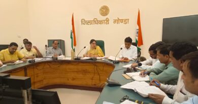 भवन निर्माण एवं अन्य निर्माण कार्यों की डीएम व सीडीओ ने की समीक्षा बैठक
